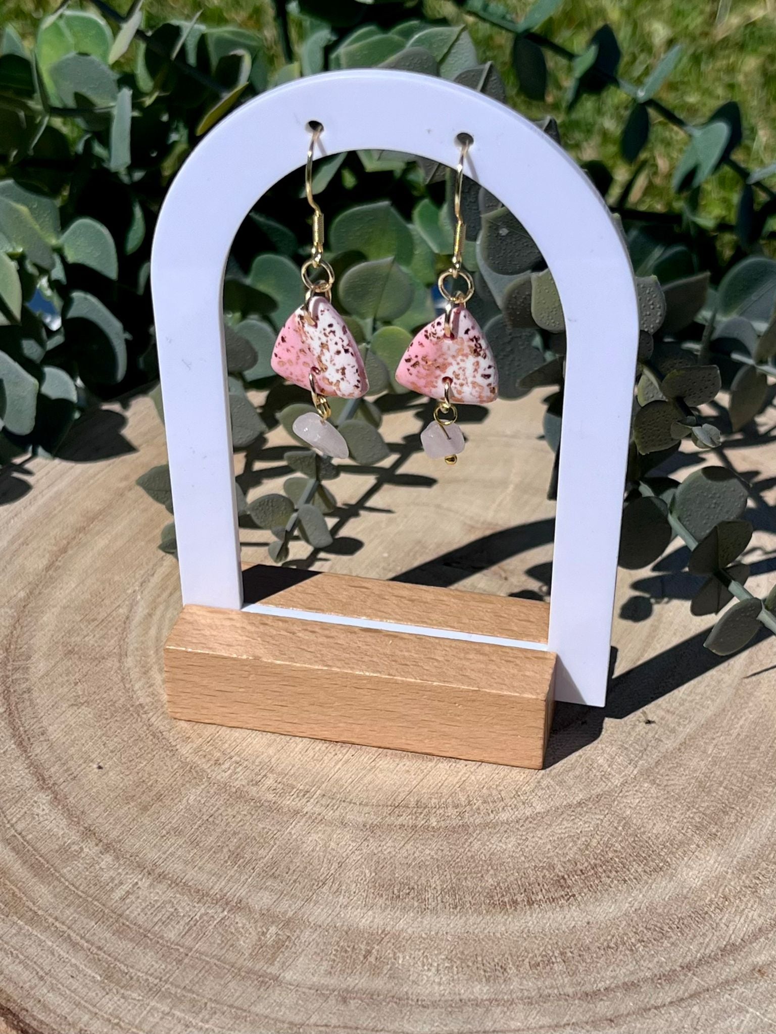 Triángulo Rosa Piedra Natural