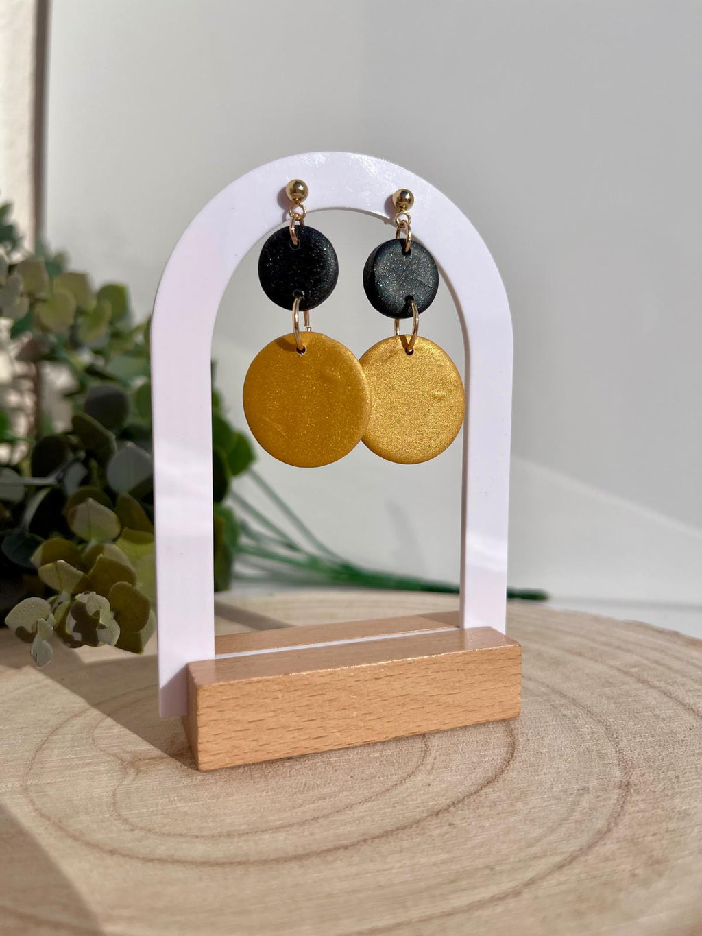 Dúo Círculo Negro Glitter Dorado Mostaza