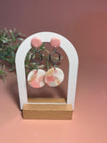 NOA – Pendientes circulares mármol rosa blanco arcilla polimérica artesanales | Gradi Handmade