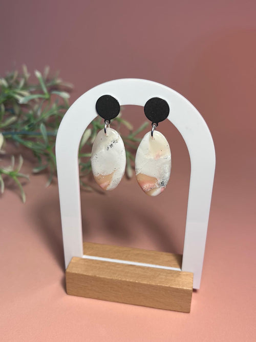 ALBA – Pendientes ovalados mármol blanco rosa pálido arcilla polimérica artesanales | Gradi Handmade