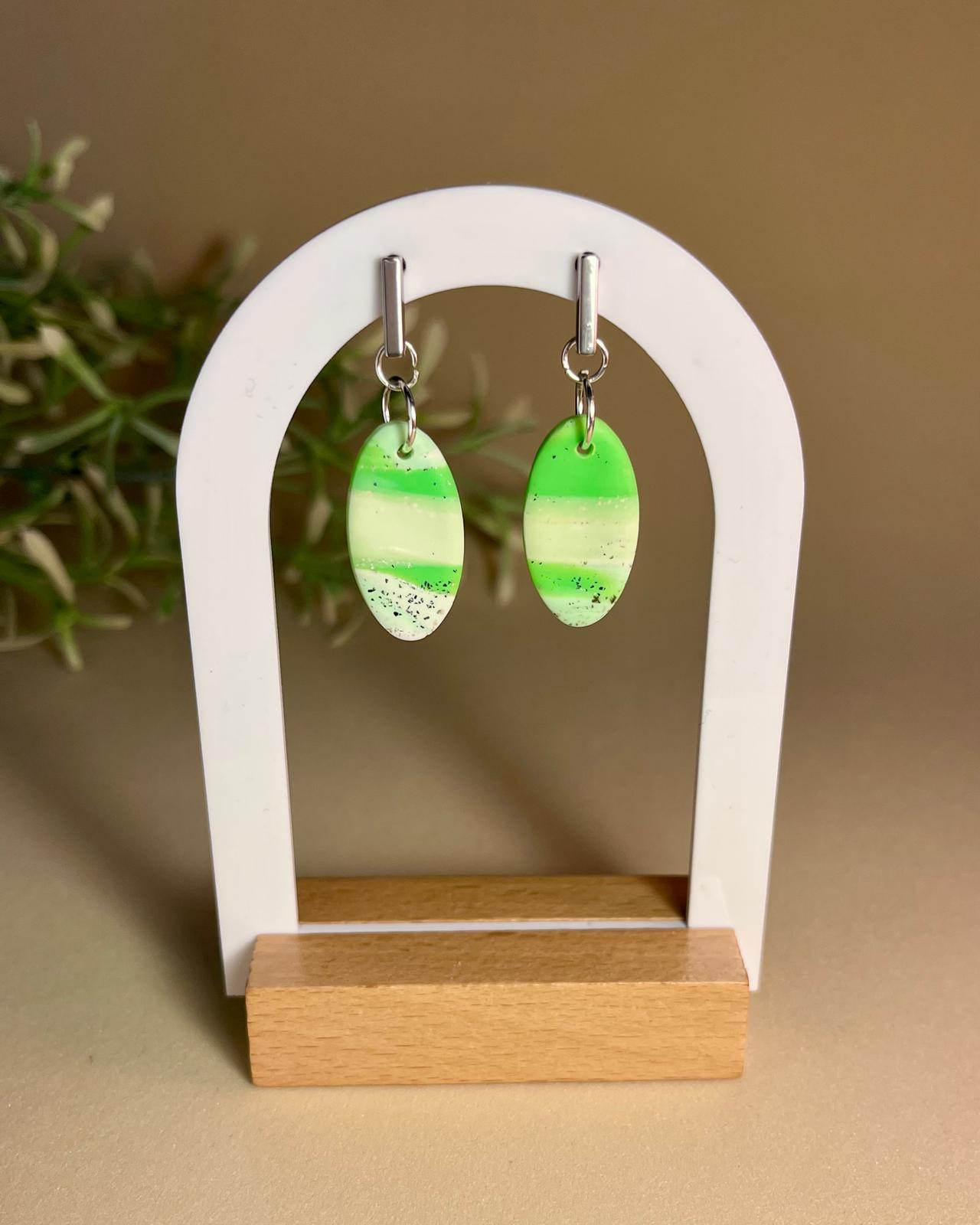 CLOROFILA – Pendientes óvalos mármol verde arcilla polimérica artesanales | Gradi Handmade