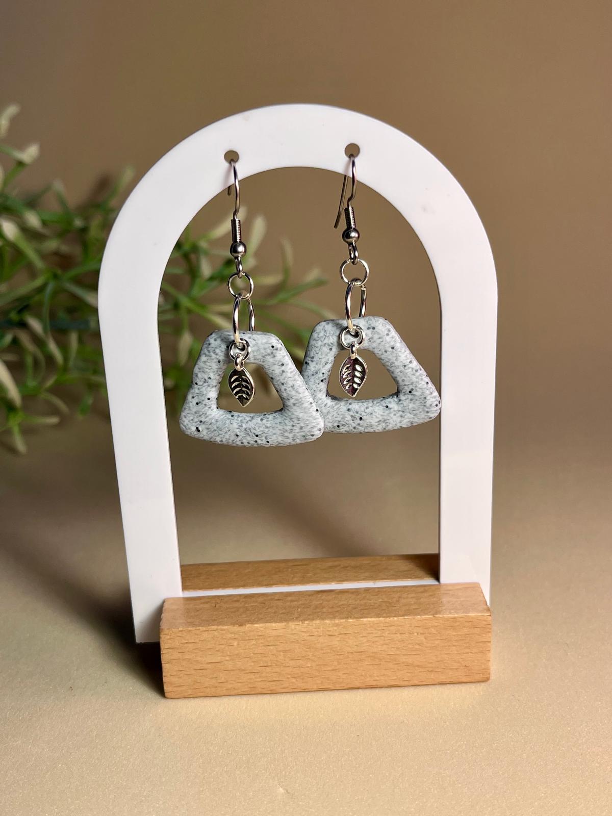 GRANITE LEAF – Pendientes granito gris hoja plateada arcilla polimérica artesanales | Gradi Handmade