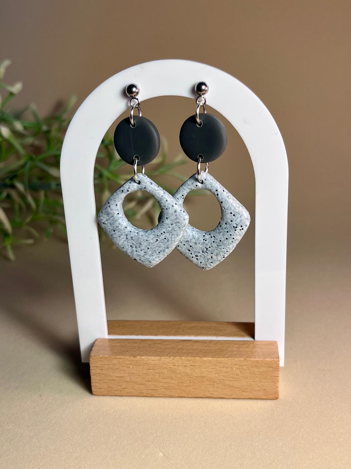 GRANITE FRAME – Pendientes dúo círculo negro rombo granito gris arcilla polimérica artesanales | Gradi Handmade