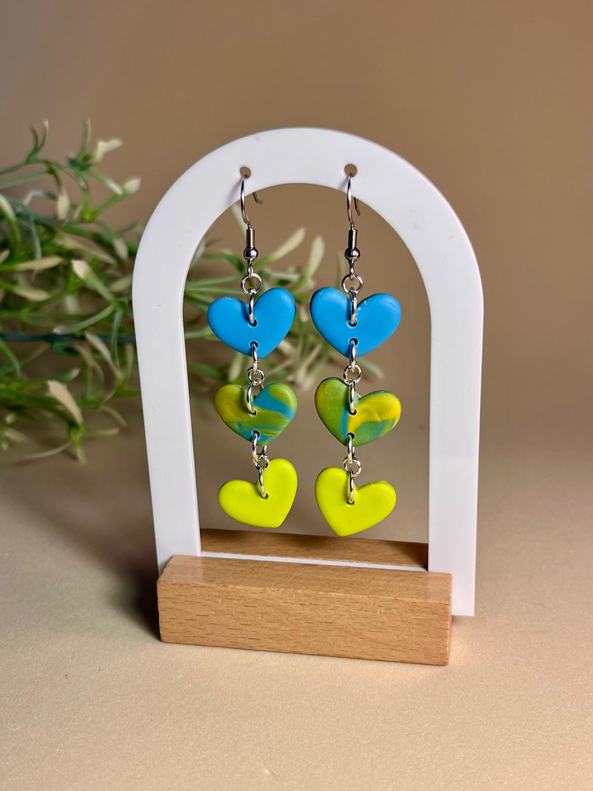 LOVE CHAIN – Pendientes tres corazones cascada arcilla polimérica artesanales | Gradi Handmade