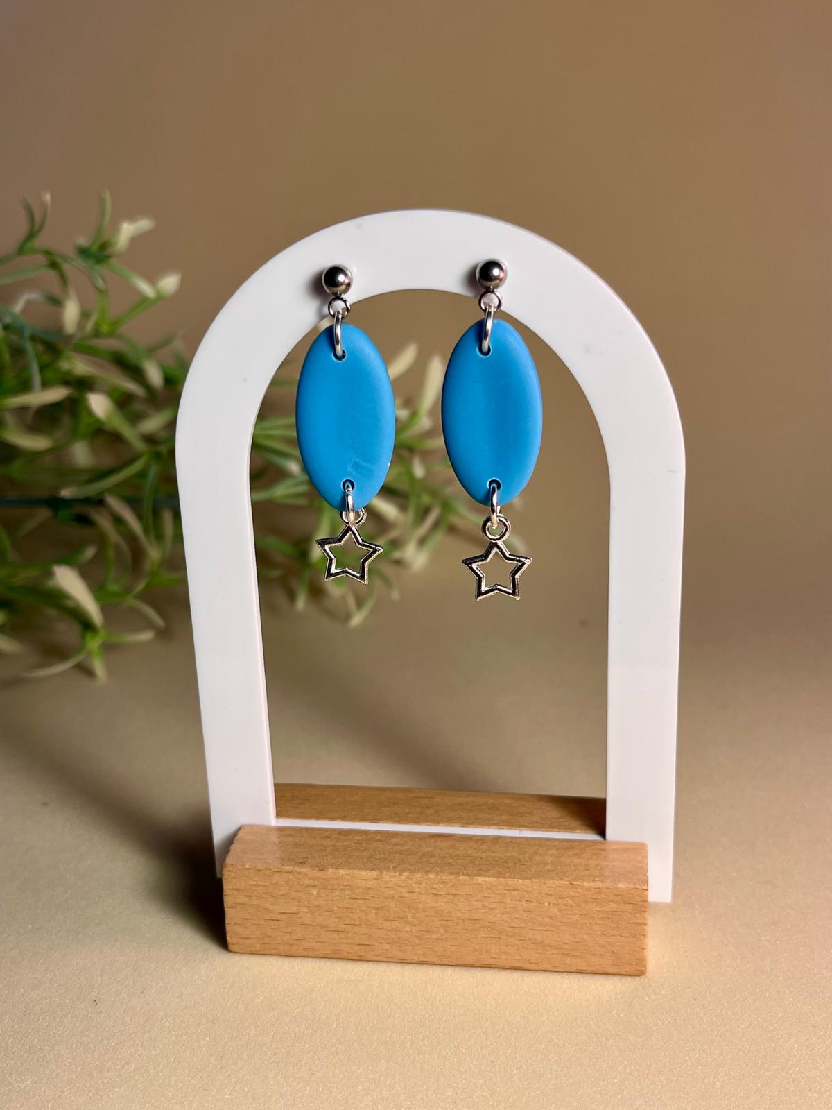 BLUE OVAL – Pendientes ovalados azul arcilla polimérica artesanales | Gradi Handmade