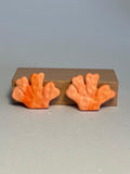 CORAL NARANJA — Pendientes stud coral naranja