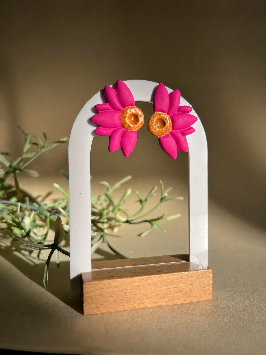 DALIA ROSA - Pendientes artesanales en forma de flor rosa