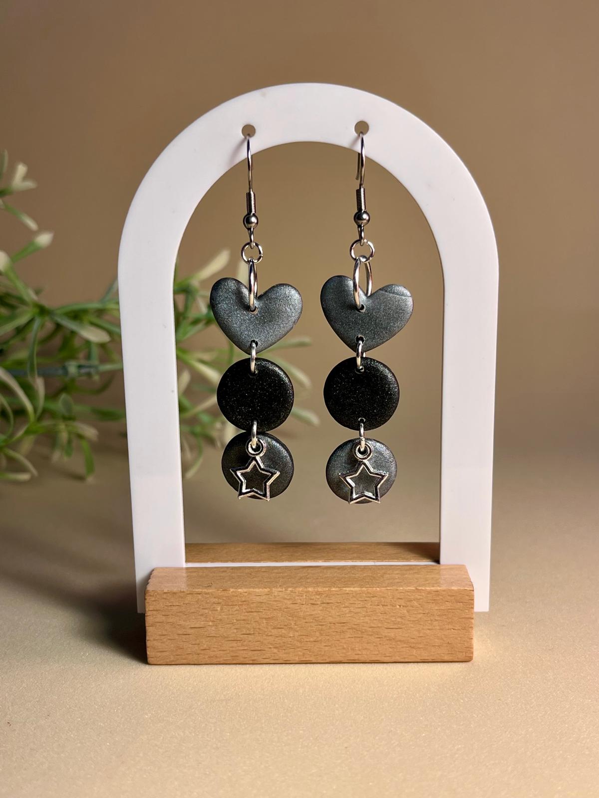 NOVA – Pendientes trío cascada negro corazón estrella arcilla polimérica artesanales