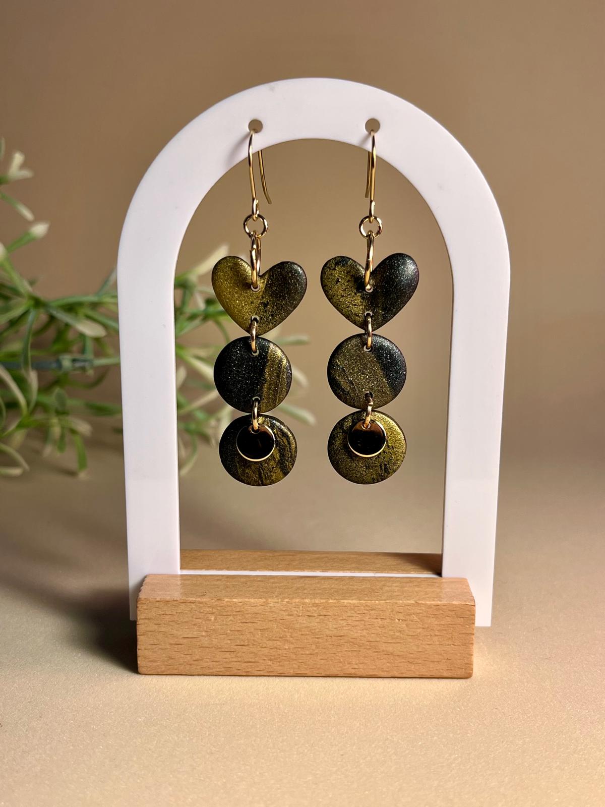 ECLIPSE – Pendientes trío cascada negro dorado luna arcilla polimérica artesanales