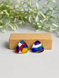 CHUNK - Pendientes stud en forma de triangulo con estampado confeti multicolor